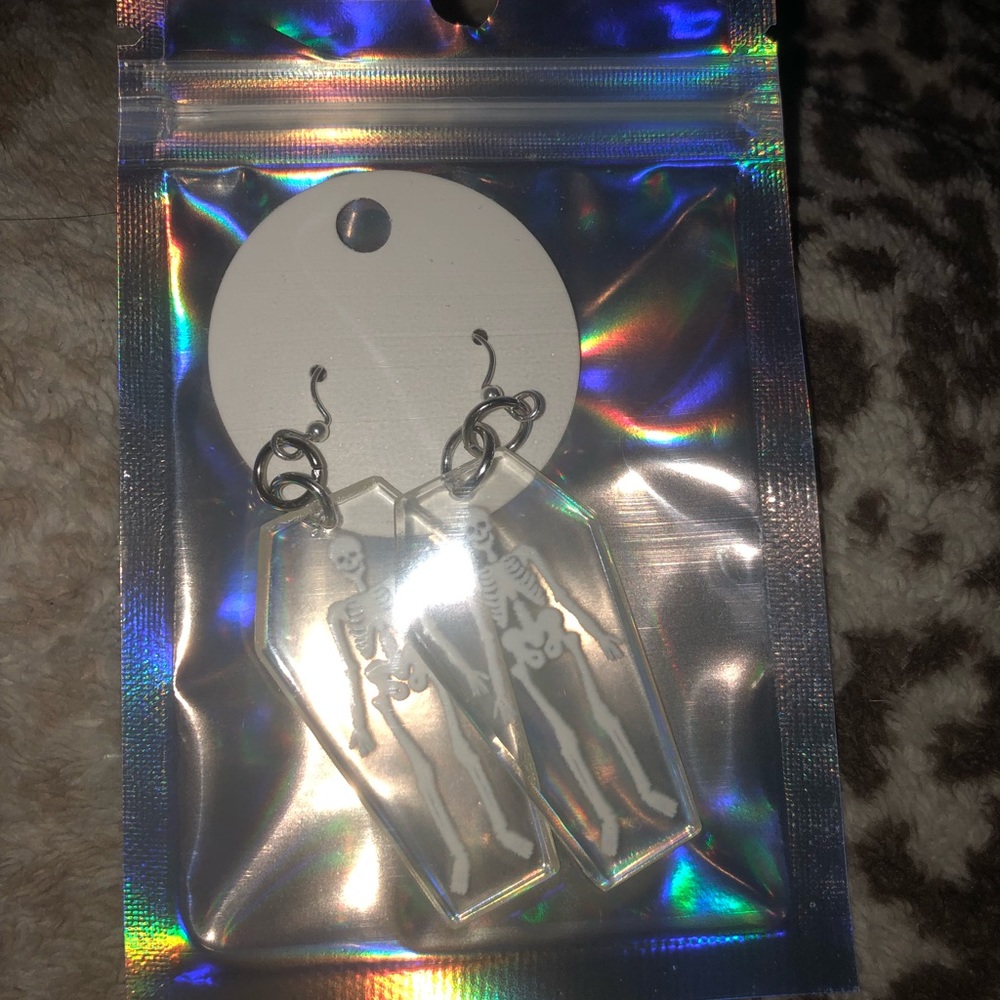 Skeleton Coffin Earrings - Halloween - Horror - Picture 2 of 2